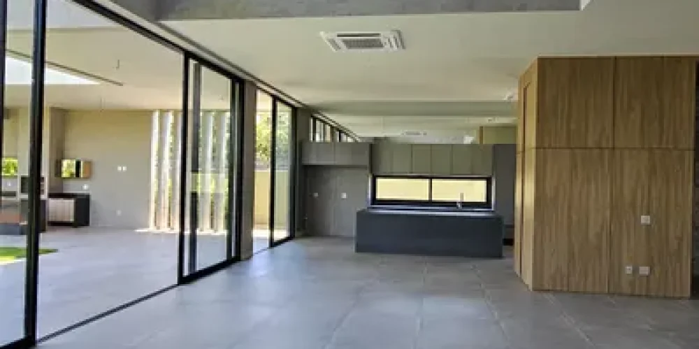 casa-com-5-quartos-a-venda-1200m-no-barra-da-tijuca-rio-de-janeiro (13)