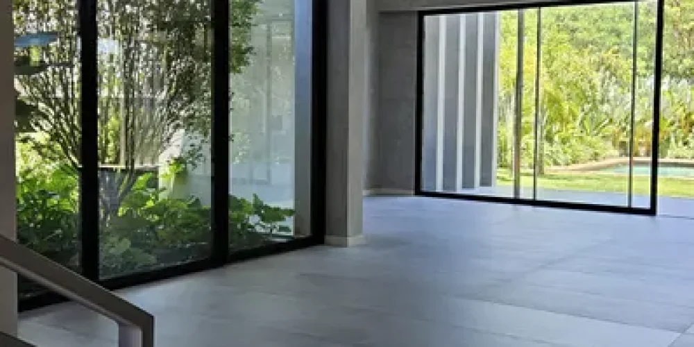 casa-com-5-quartos-a-venda-1200m-no-barra-da-tijuca-rio-de-janeiro (2)