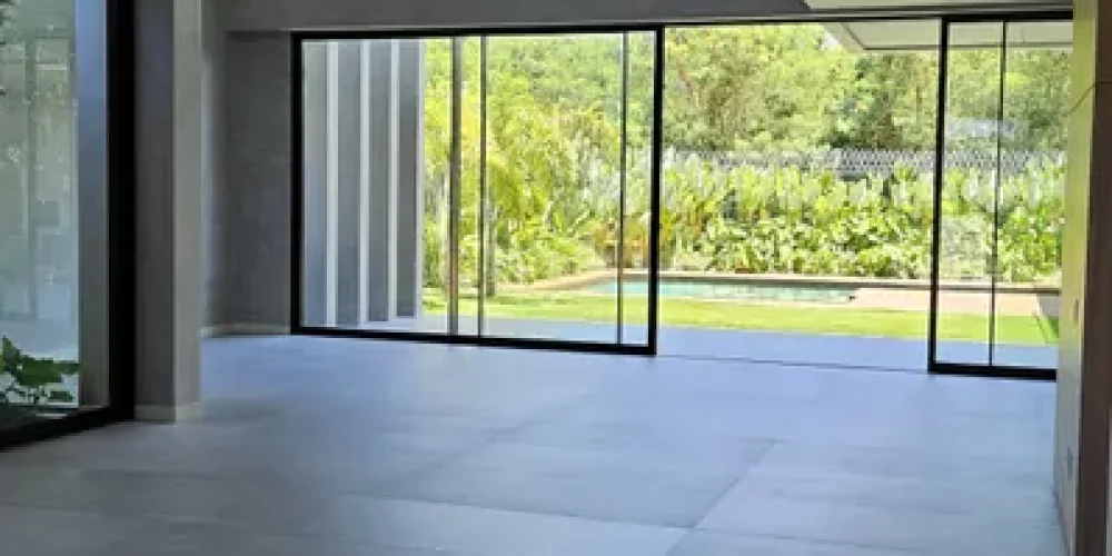 casa-com-5-quartos-a-venda-1200m-no-barra-da-tijuca-rio-de-janeiro (3)