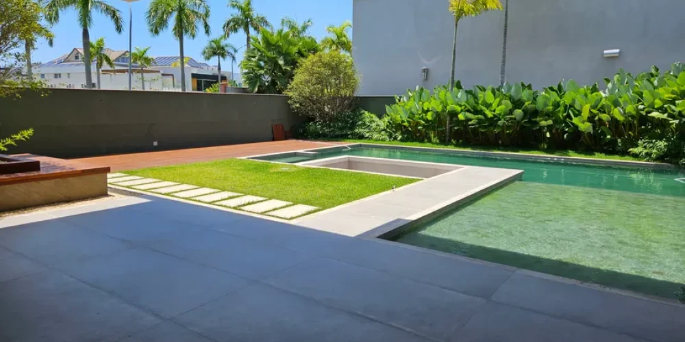 casa-com-5-quartos-a-venda-1200m-no-barra-da-tijuca-rio-de-janeiro (8)