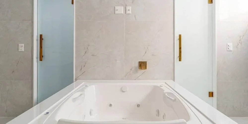 casa-com-5-quartos-a-venda-1490m-no-barra-da-tijuca-rio-de-janeiro (5)