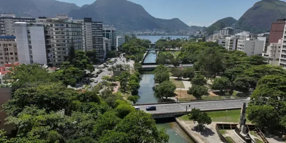 cobertura-com-5-quartos-a-venda-746m-no-leblon-rio-de-janeiro (9)